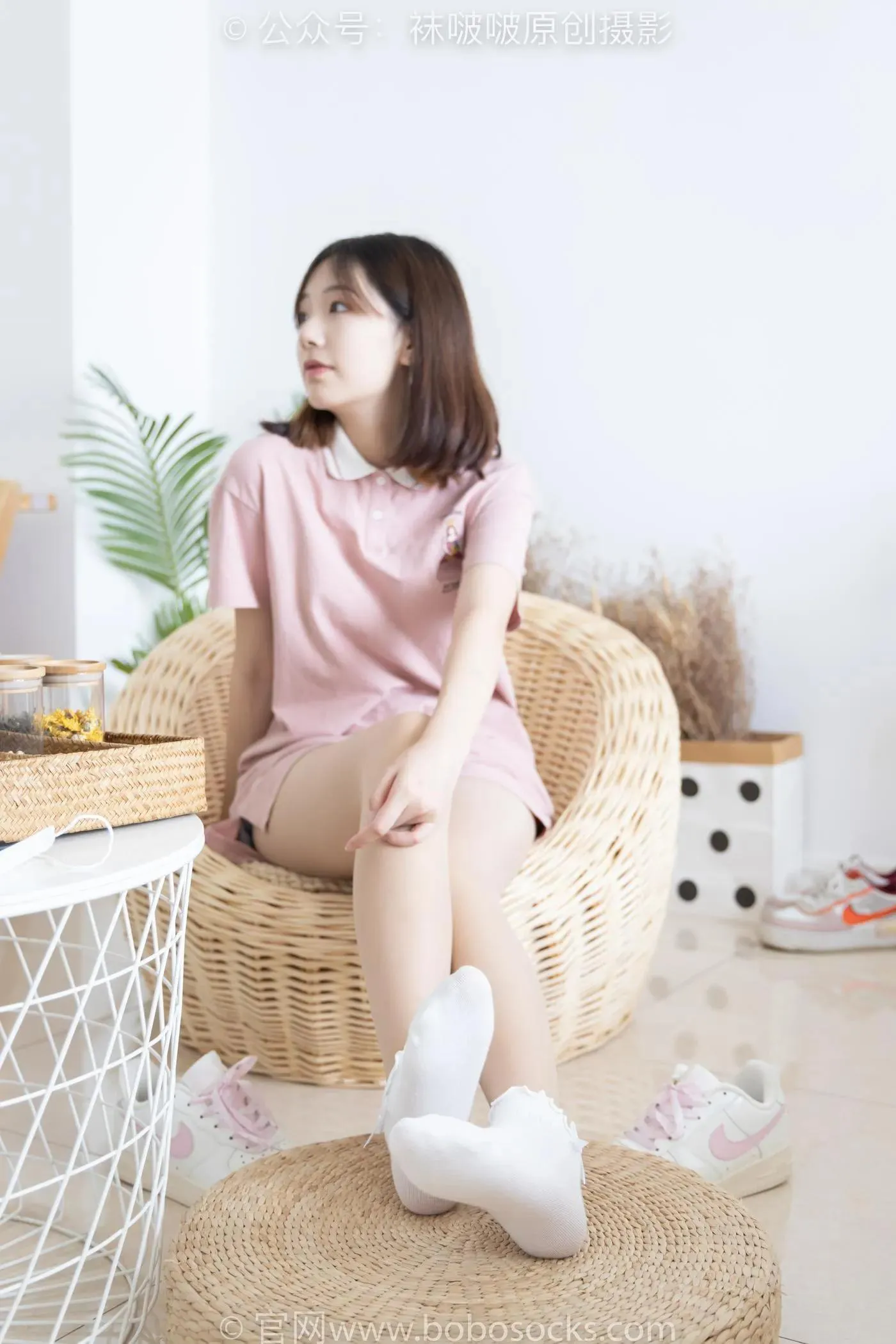 [BoBoSocks袜啵啵]NO.163 小甜豆-空军一号板鞋、白棉袜、肉丝 [135P]插图2